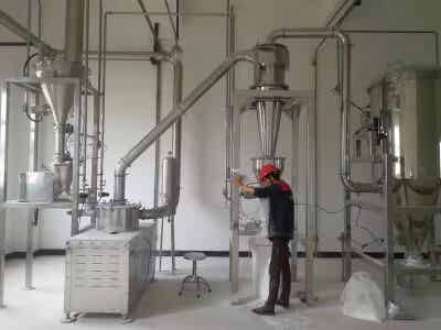 山東埃爾派超細(xì)研磨粉碎機(jī) 電池正極材料粉碎設(shè)備圖2
