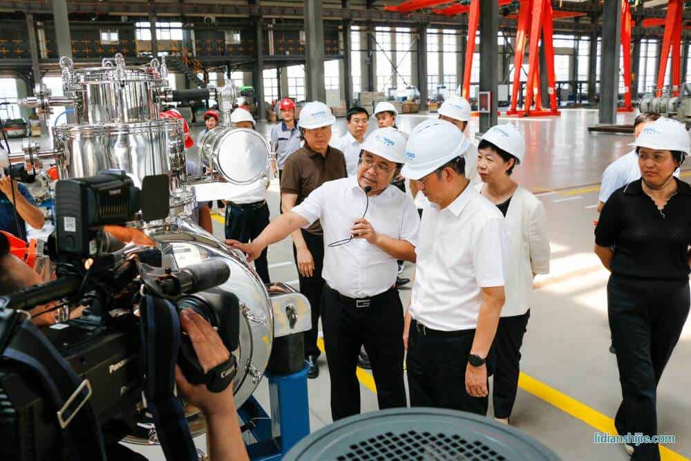 秦皇島市長蒞臨曼國裝備調研指導工作