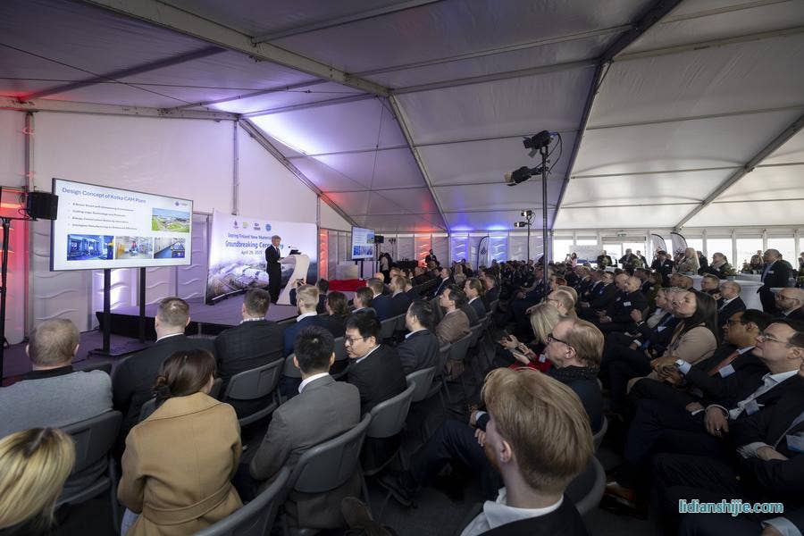 4月29日在芬蘭東南部城市科特卡拍攝的中芬合資、芬蘭首家鋰電池材料工廠開工儀式現(xiàn)場(chǎng) 4月29日在芬蘭東南部城市科特卡拍攝的中芬合資、芬蘭首家鋰電池材料工廠開工儀式現(xiàn)場(chǎng)