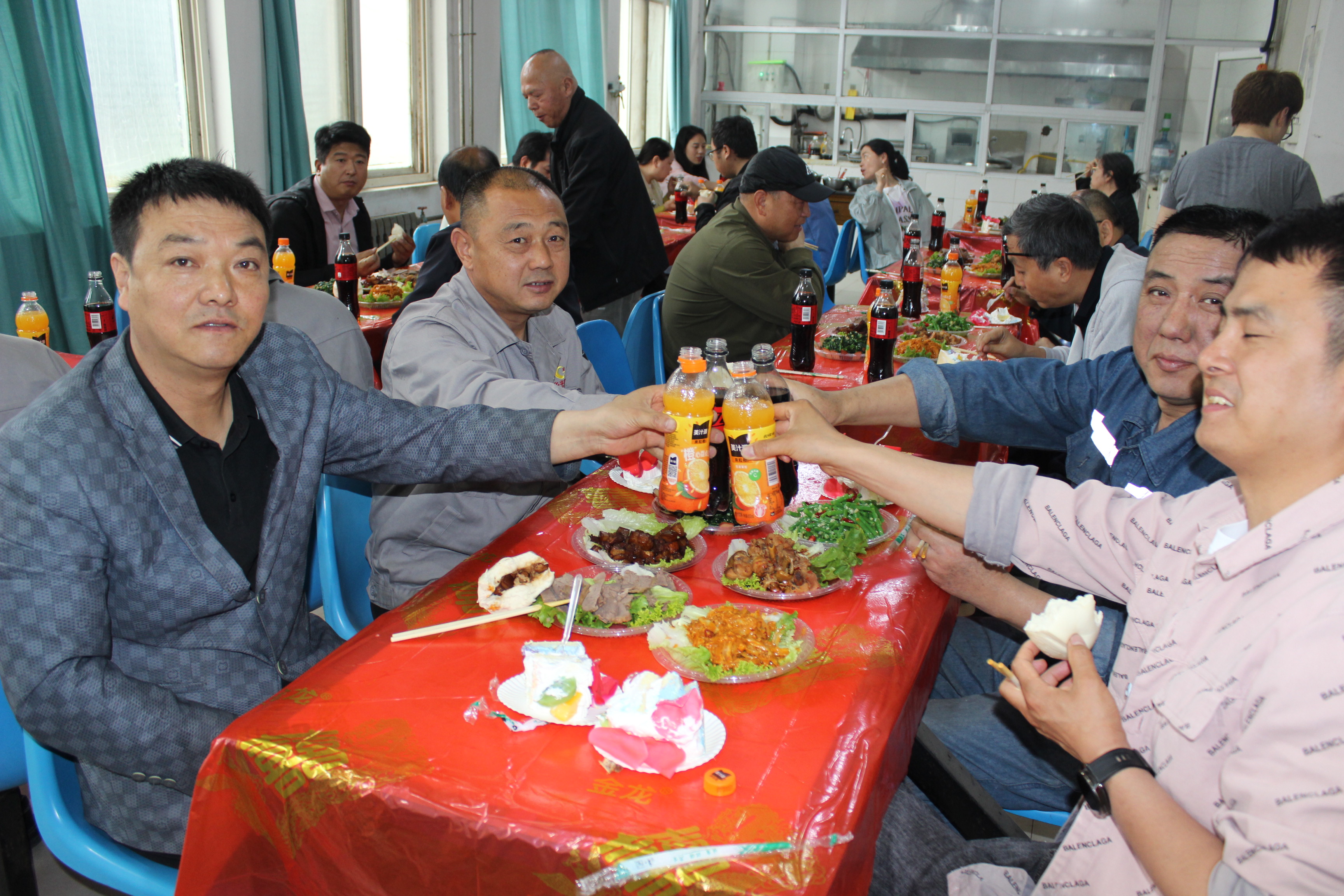 咸陽華光窯爐設(shè)備有限公司21周年慶典